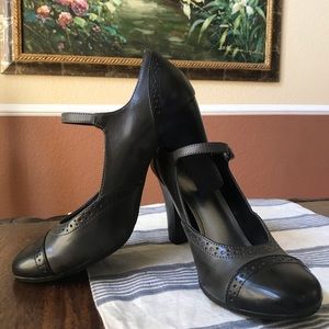 Grey and Black Oxford Heel